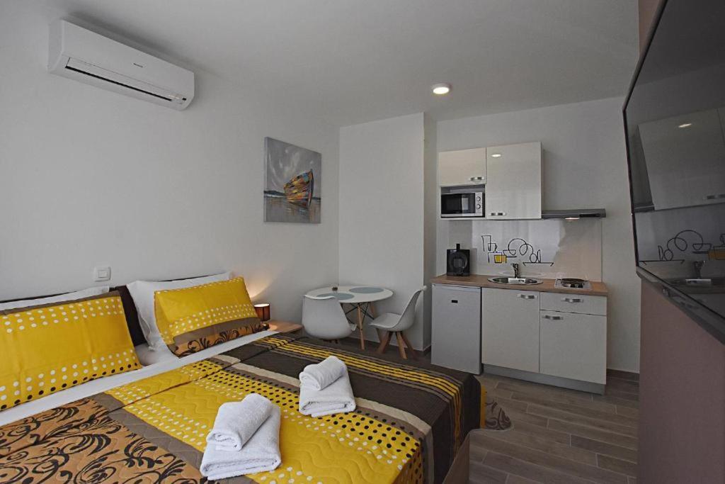 Roko & Borna Apartmán *